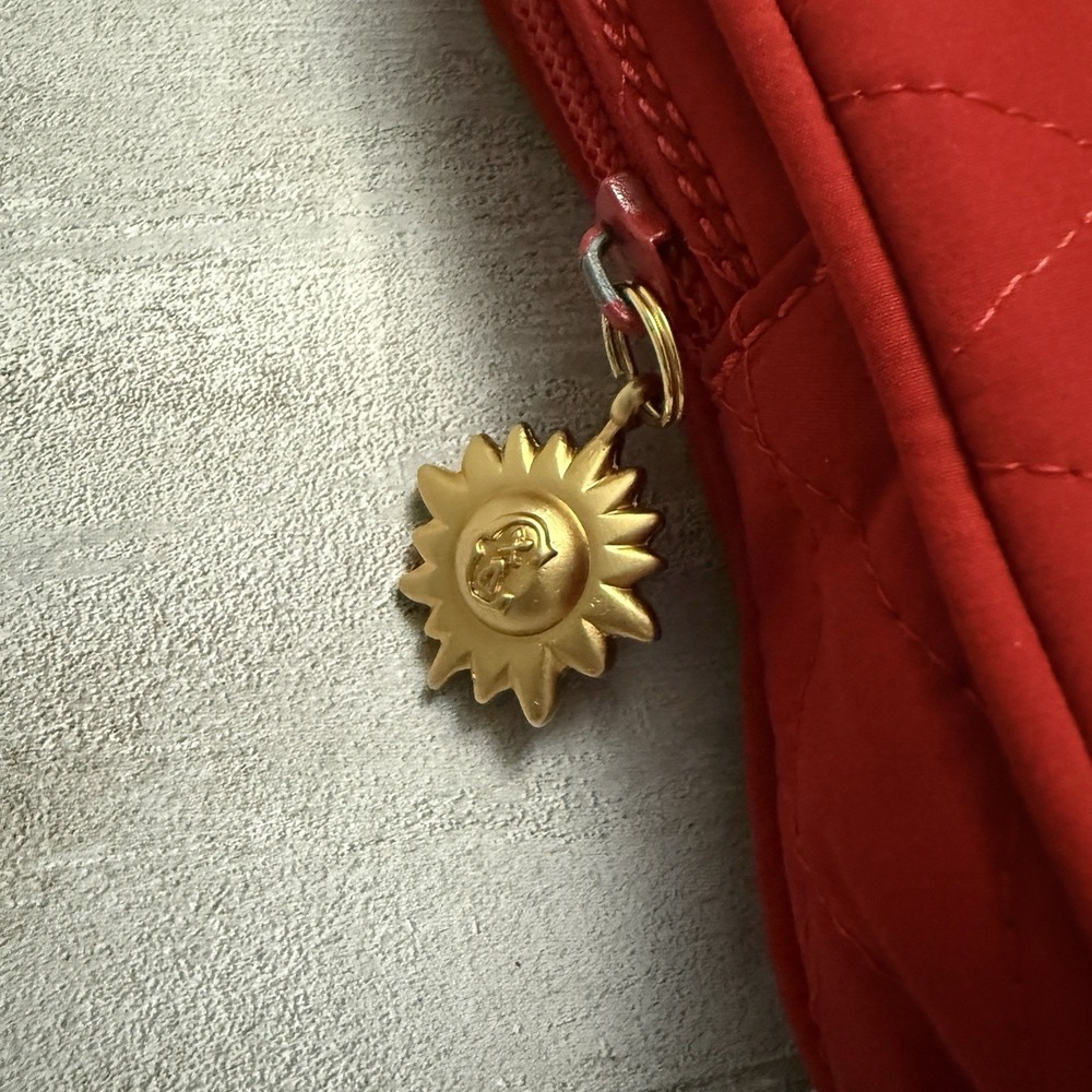 Vintage Cacharel Cosmetic Pouch Makeup Bag Red Quilted Gold‎ Sun Button & Zipper - Picture 4 of 10